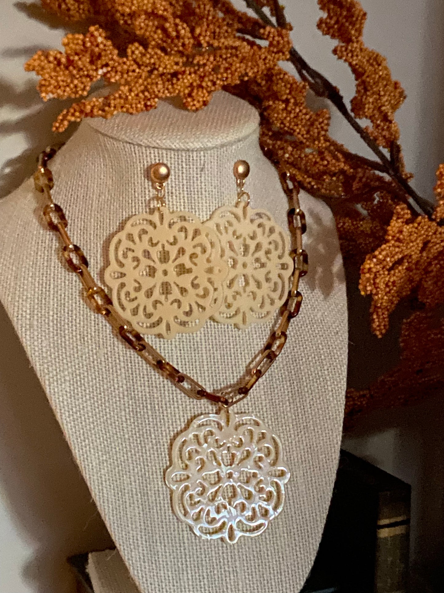 White ivory necklace set